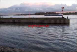 Spinnfischen an der Hafeneinfahrt